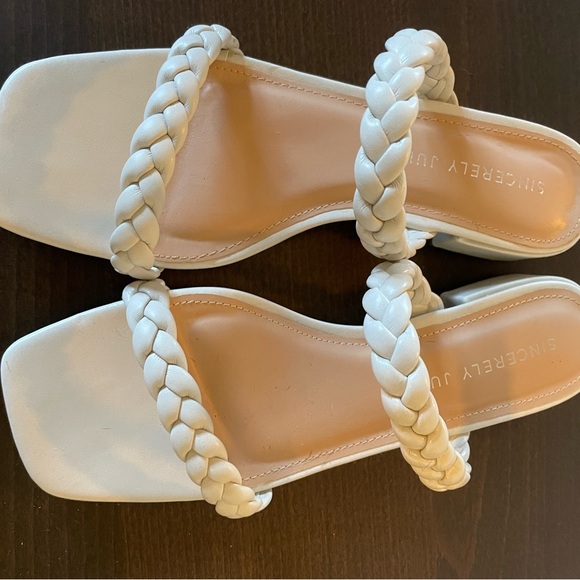 NEW Cream, Braided Sandal, 8 - Picture 2 of 3
